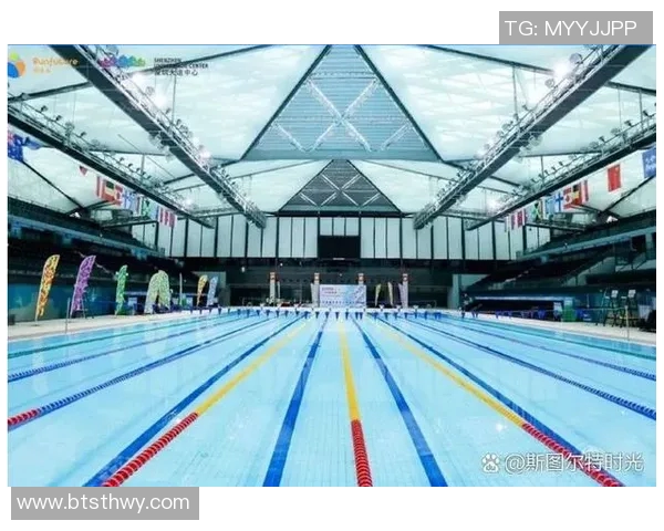 激烈角逐游泳比赛现场直播 全程呈现泳池内外的精彩瞬间